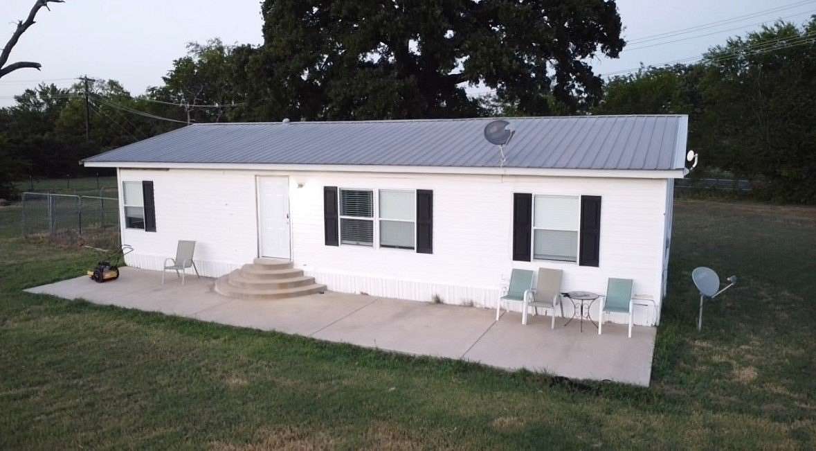 2.43 Acres of Land with Home for Lease in Wills Point, Texas