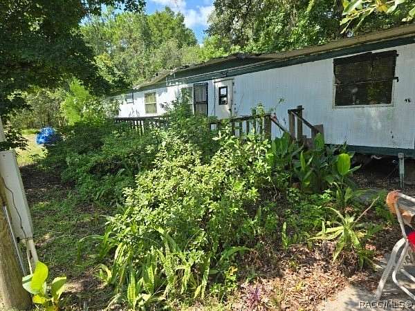 5 Acres of Land with Home for Sale in Lecanto, Florida
