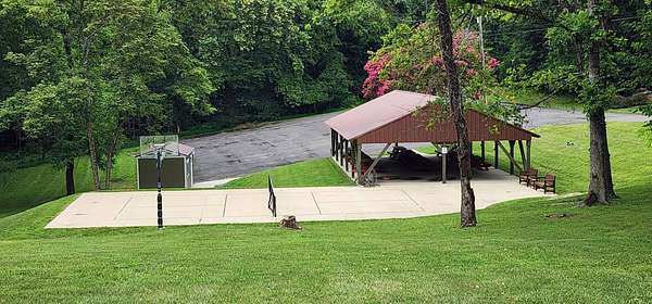 0.9 Acres of Residential Land for Auction in Mooresburg, Tennessee