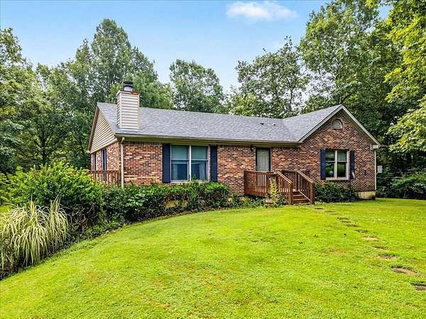 11 Acres of Recreational Land with Home for Sale in Frankfort, Kentucky