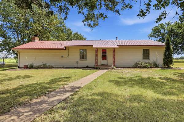 34.7 Acres of Agricultural Land with Home for Sale in Ponca City, Oklahoma