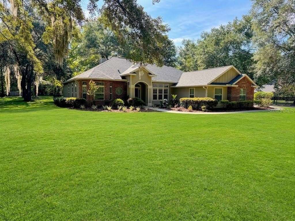 1.7 Acres of Land with Home for Sale in High Springs, Florida