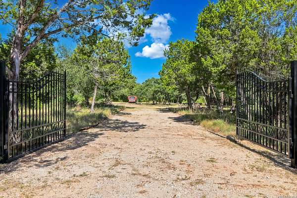 4.69 Acres of Residential Land for Sale in Bulverde, Texas