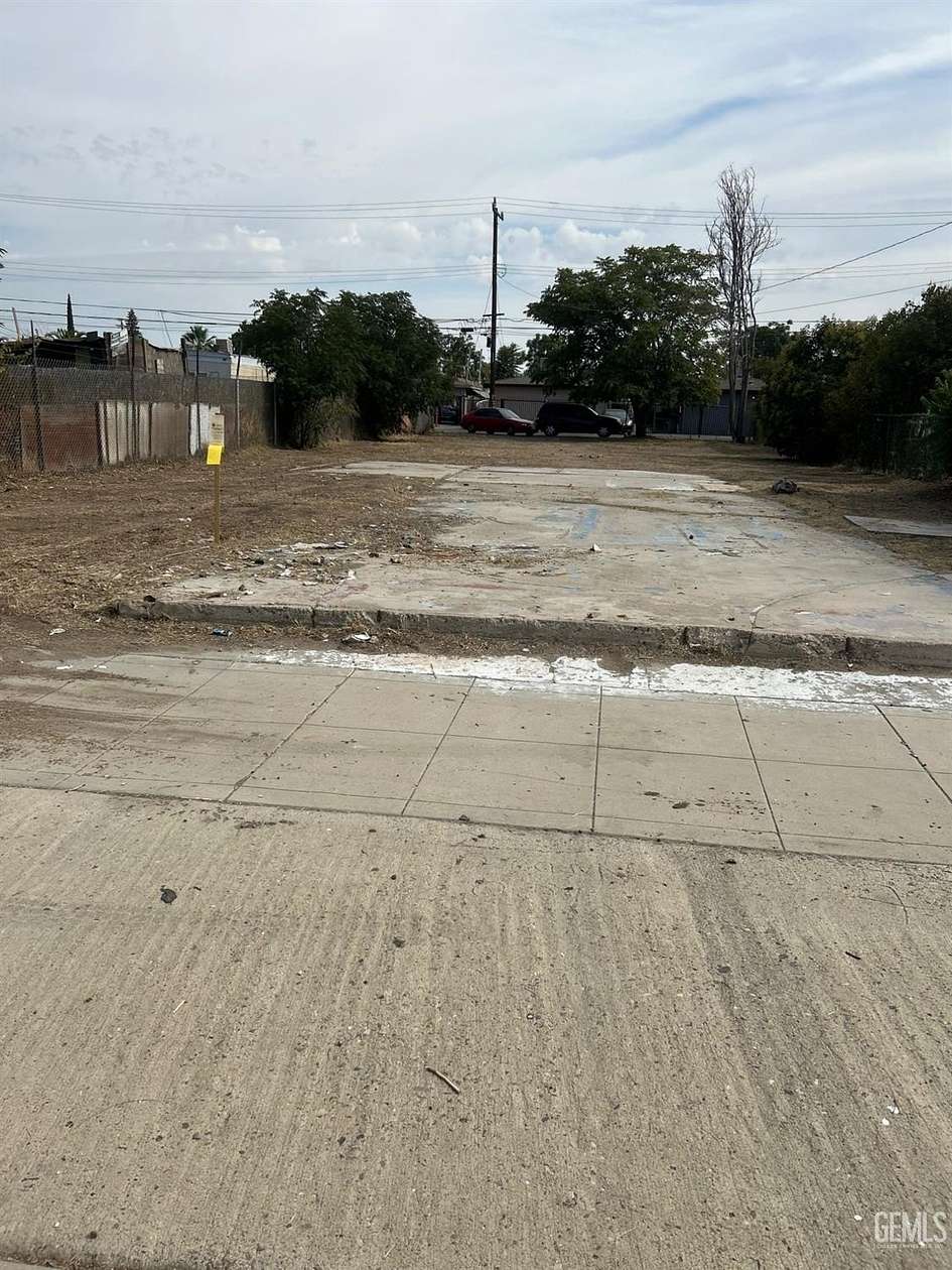 0.17 Acres of Commercial Land for Sale in Bakersfield, California