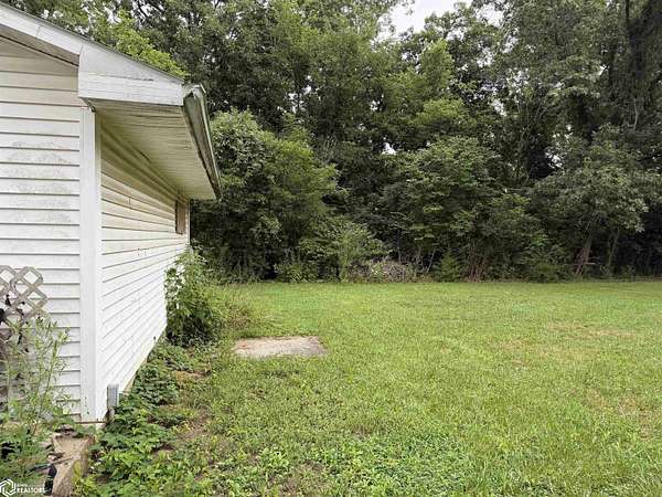 1.5 Acres of Residential Land for Sale in Hamilton, Illinois