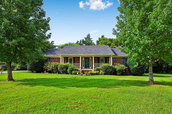 1.5 Acres of Land with Home for Auction in Murfreesboro, Tennessee