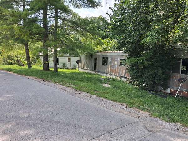 0.77 Acres of Land for Sale in London, Kentucky