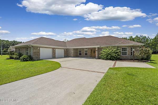 13.9 Acres of Land with Home for Sale in Ridgeland, South Carolina