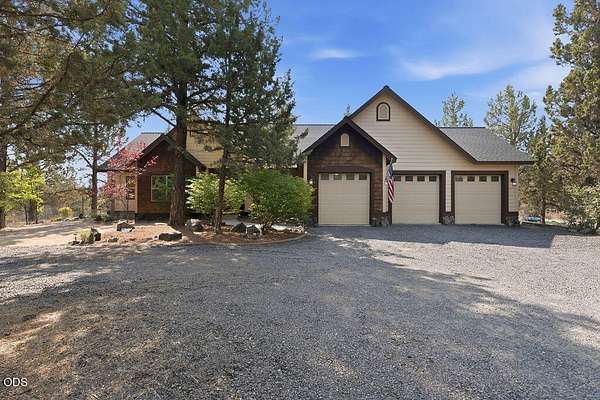 5.47 Acres of Land with Home for Sale in Prineville, Oregon