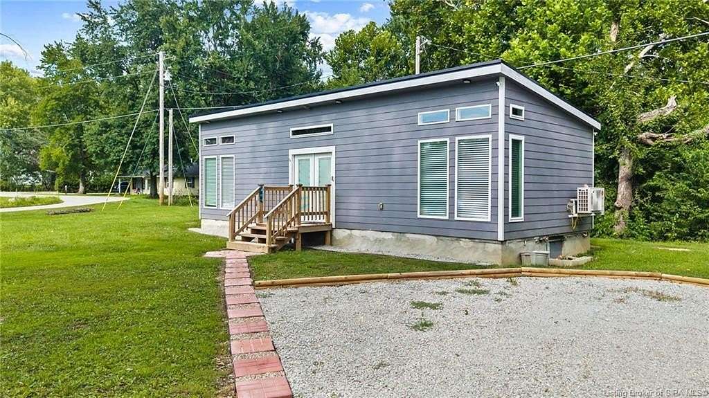 1.5 Acres of Land with Home for Sale in Underwood, Indiana