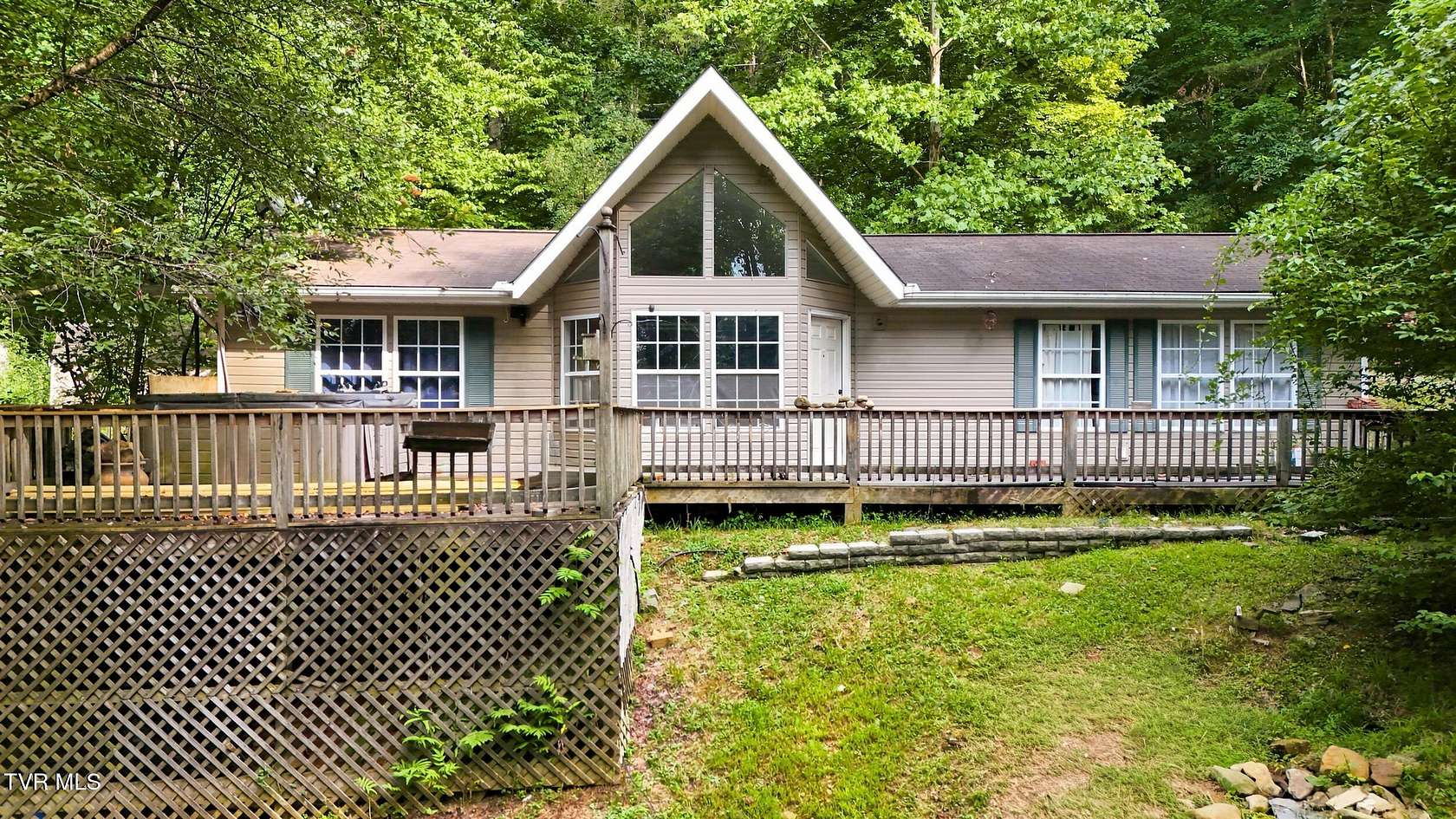 1.55 Acres of Land with Home for Sale in Jacksboro, Tennessee