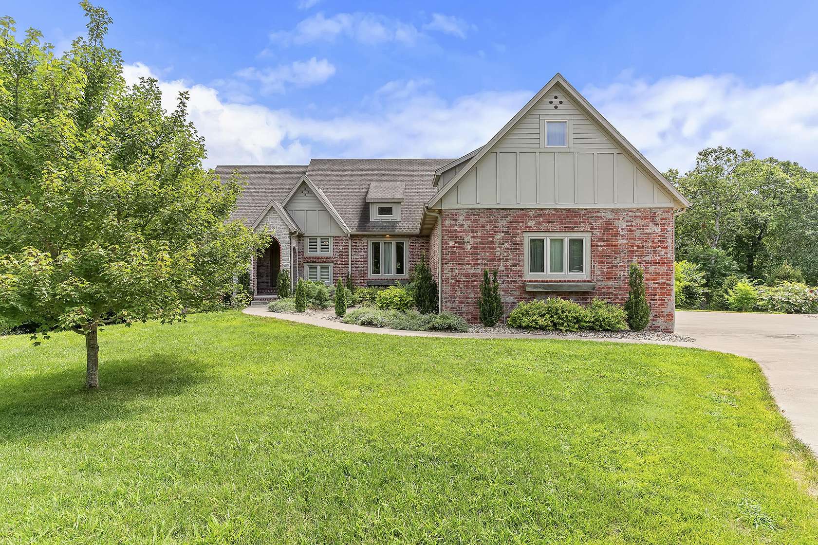 3.3 Acres of Land with Home for Sale in Nixa, Missouri