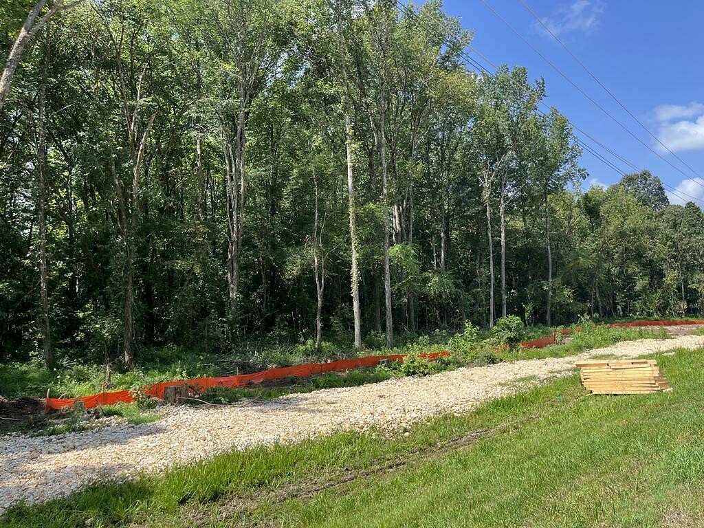 1.7 Acres of Commercial Land for Sale in Paris, Tennessee