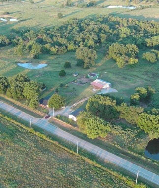35 Acres of Land with Home for Sale in Lamar, Oklahoma