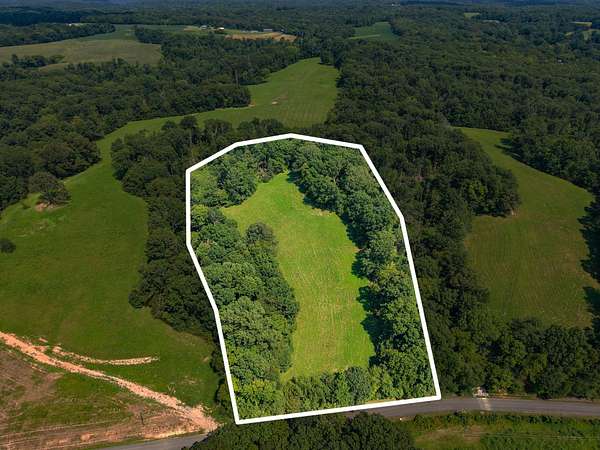 6 Acres of Agricultural Land for Sale in Dickson, Tennessee