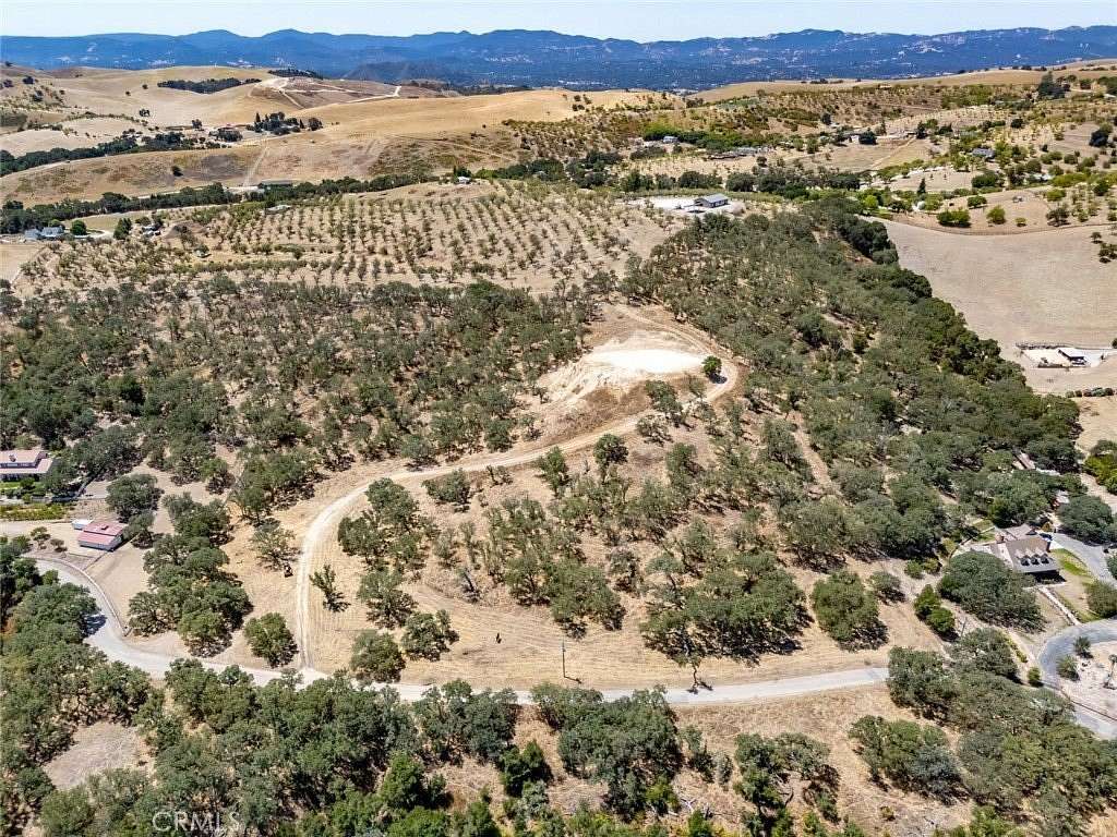 10 Acres of Land for Sale in Templeton, California