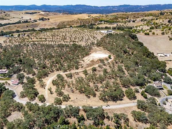 10 Acres of Land for Sale in Templeton, California