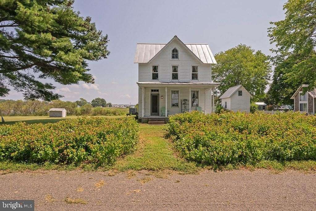 2.25 Acres of Land with Home for Sale in Lancaster, Virginia