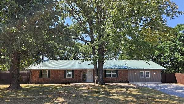 2.45 Acres of Land with Home for Sale in Ardmore, Oklahoma