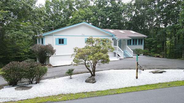 1.9 Acres of Land with Home for Sale in Lords Valley, Pennsylvania