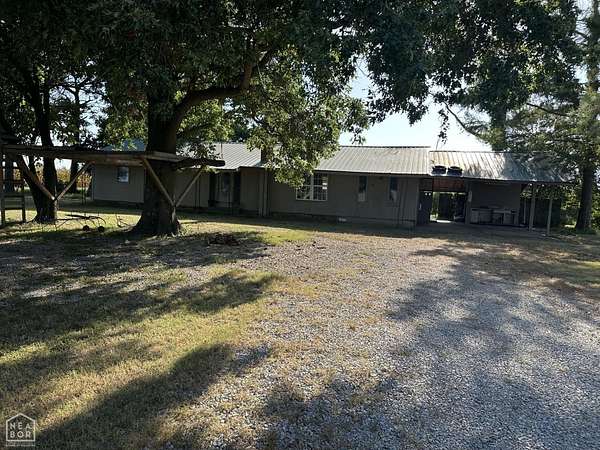 1.74 Acres of Land with Home for Sale in Jonesboro, Arkansas