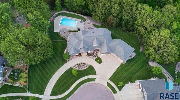 1.52 Acres of Land with Home for Sale in Sioux Falls, South Dakota