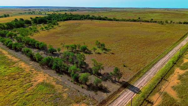 166 Acres of Land for Sale in Mobeetie, Texas