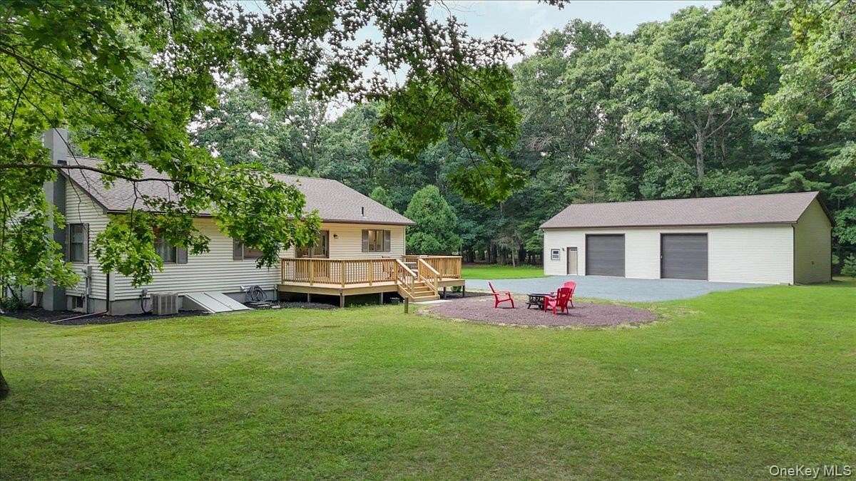 1.5 Acres of Land with Home for Sale in Huguenot, New York
