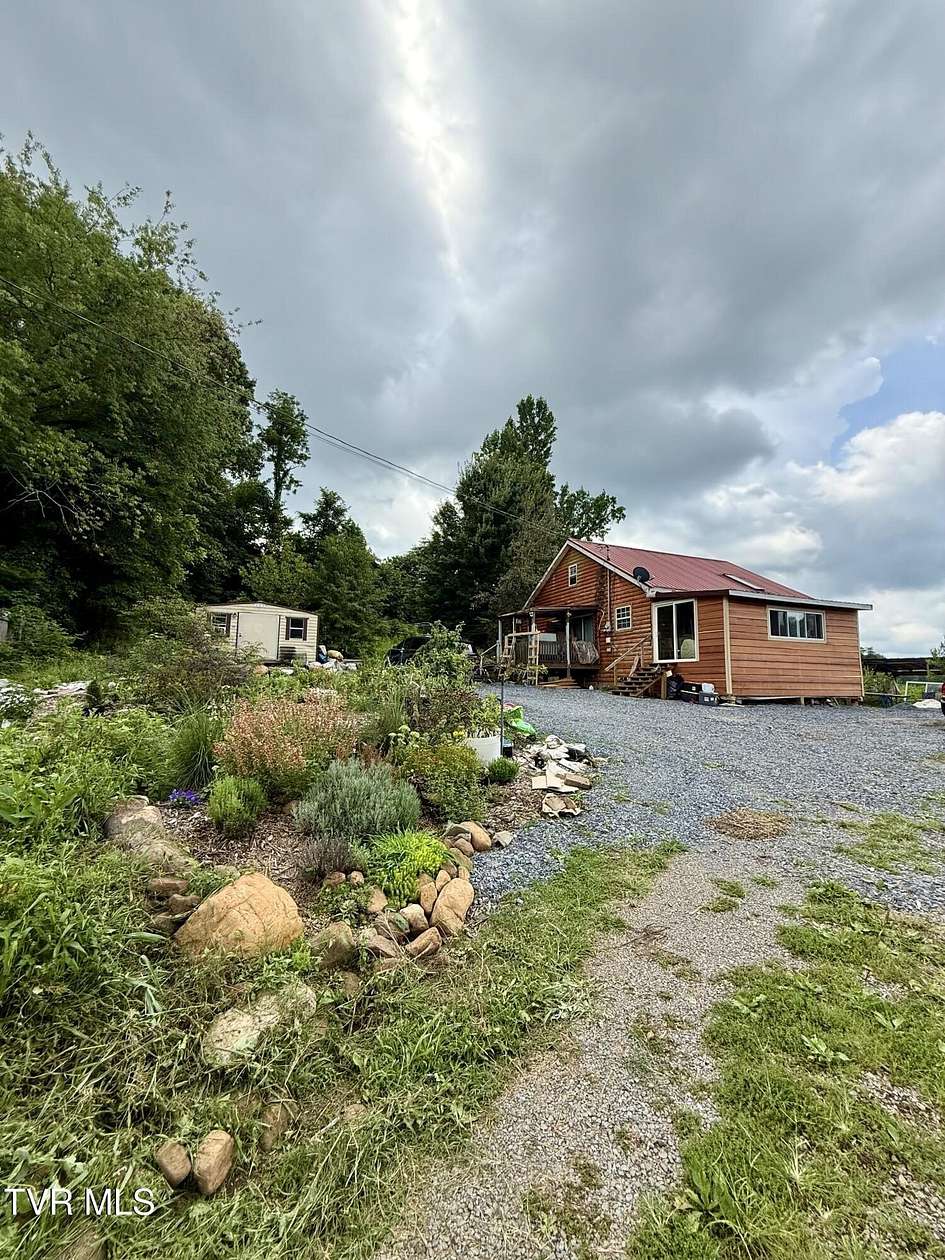 16.5 Acres of Land with Home for Sale in Elizabethton, Tennessee