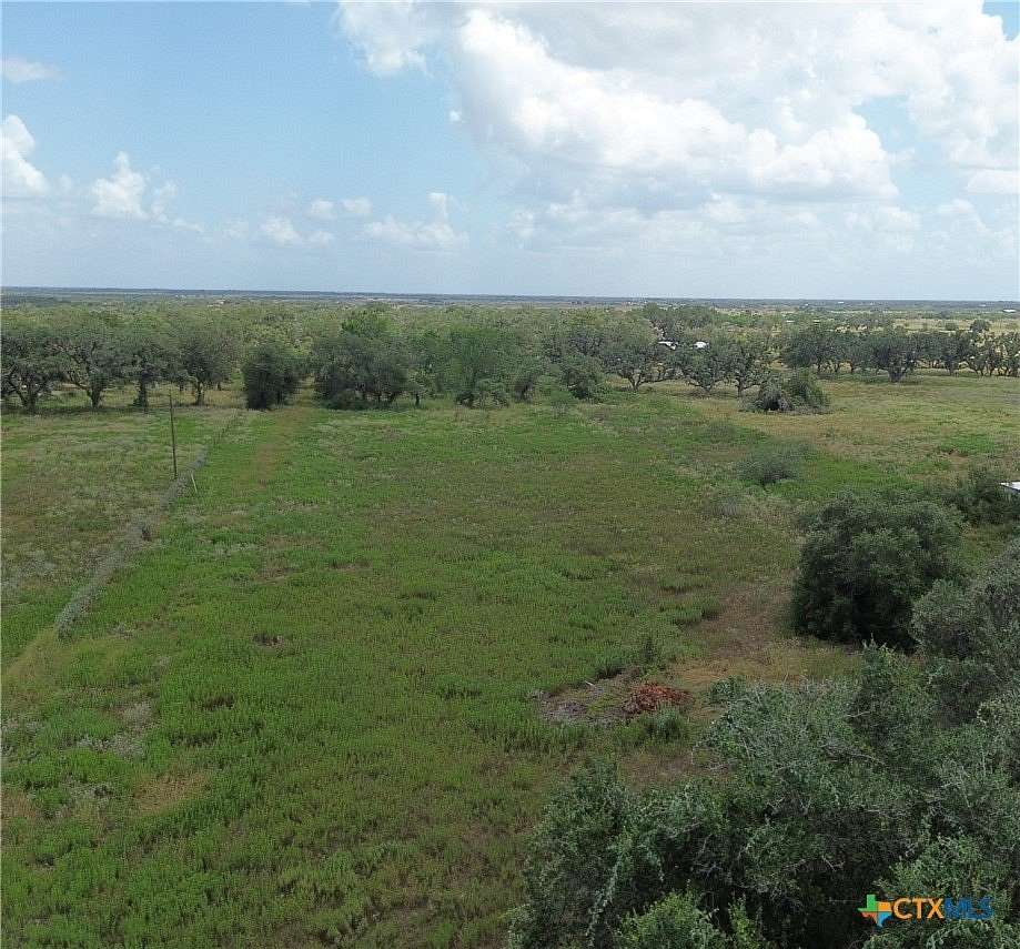 5 Acres of Residential Land for Sale in Victoria, Texas