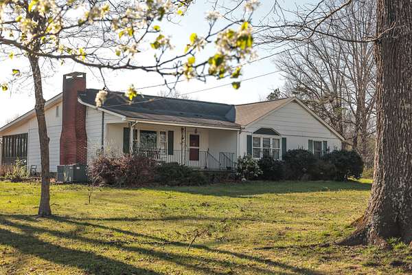 94 Acres of Land with Home for Sale in Soddy-Daisy, Tennessee