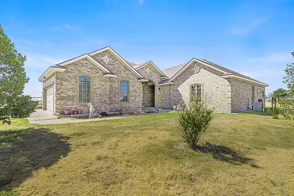 15 Acres of Land with Home for Sale in Amarillo, Texas