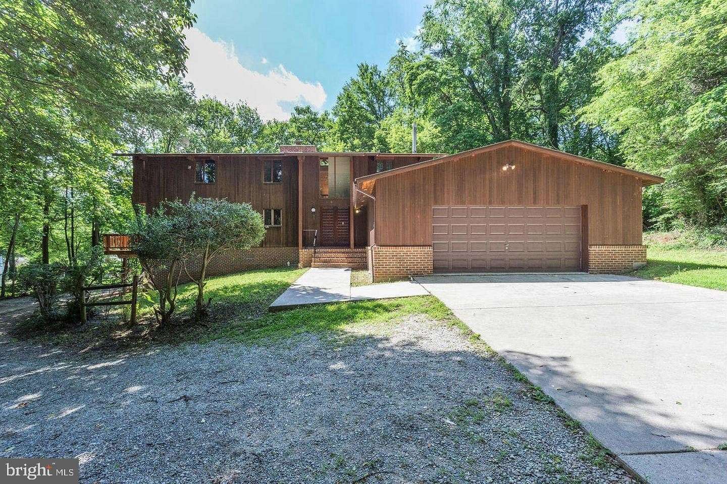 1.7 Acres of Land with Home for Lease in Falls Church, Virginia
