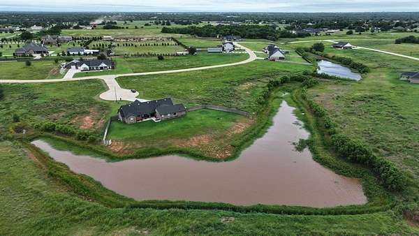 1 Acre of Residential Land for Sale in Edmond, Oklahoma