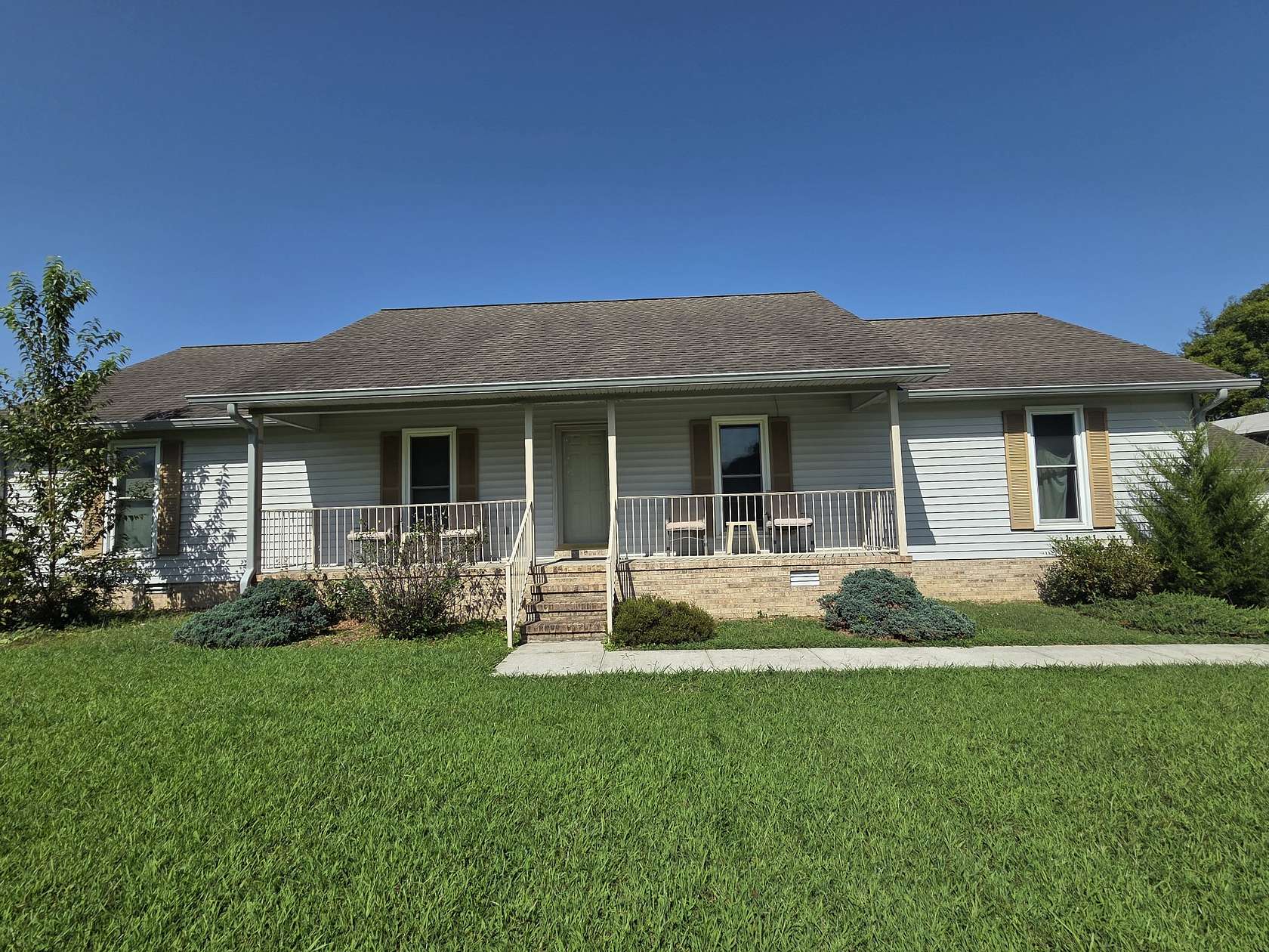2 Acres of Land with Home for Sale in Tullahoma, Tennessee