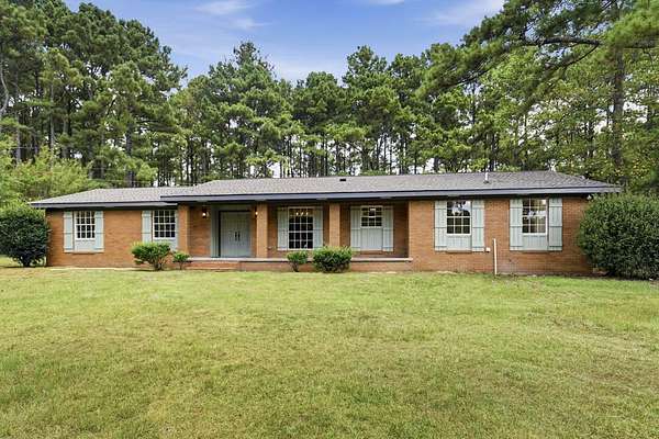 14.4 Acres of Land with Home for Sale in Ellisville, Mississippi