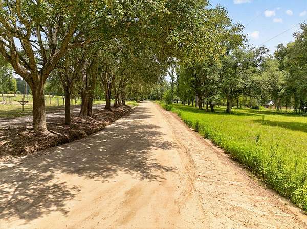 5 Acres of Residential Land for Sale in Hahira, Georgia