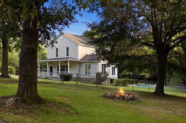 18.9 Acres of Land with Home for Sale in New Brockton, Alabama