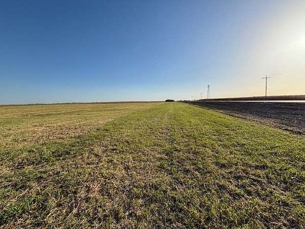 10 Acres of Land for Sale in Covington, Texas