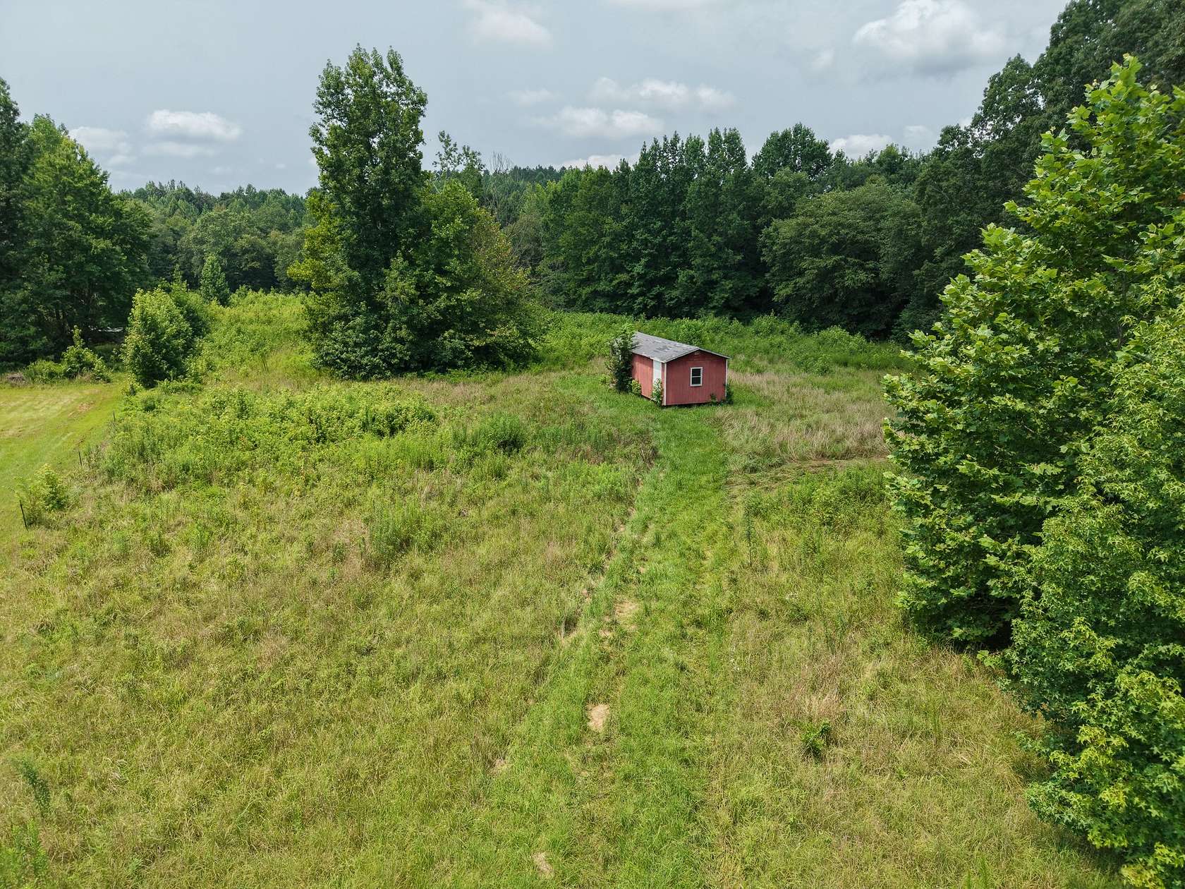 5 Acres of Land for Sale in Holladay, Tennessee