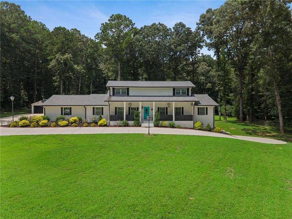 2.5 Acres of Land with Home for Sale in Jonesboro, Georgia