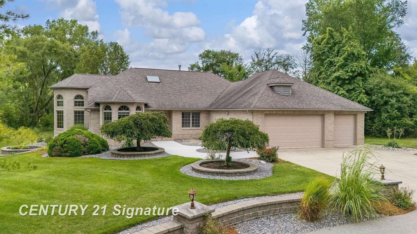 2.87 Acres of Land with Home for Sale in Saginaw, Michigan