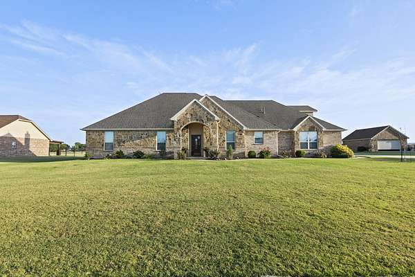 1.5 Acres of Land with Home for Sale in Caddo Mills, Texas
