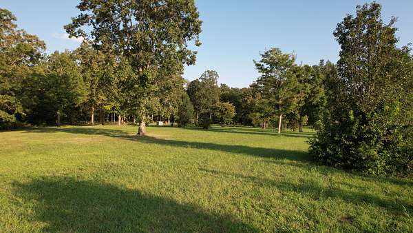 4.29 Acres of Residential Land for Sale in Lawrenceburg, Tennessee