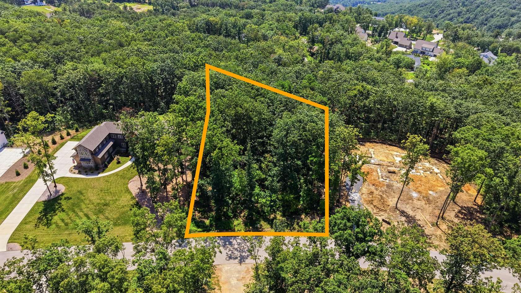 1.16 Acres of Residential Land for Sale in Signal Mountain, Tennessee