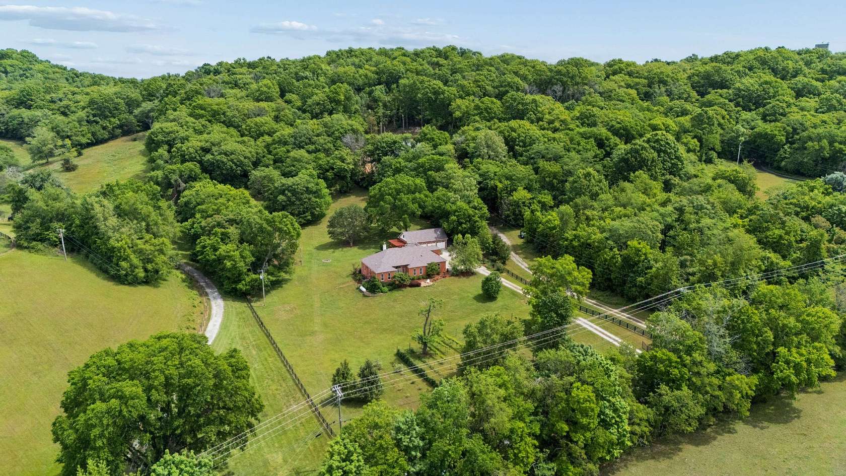 8 Acres of Land with Home for Sale in Franklin, Tennessee