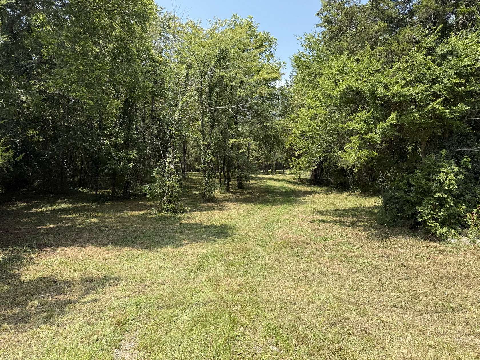 5 Acres of Residential Land for Sale in Columbia, Tennessee