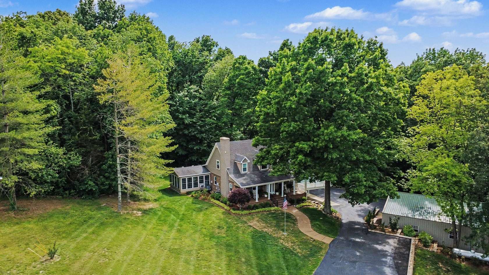 5.5 Acres of Land with Home for Sale in Springfield, Tennessee