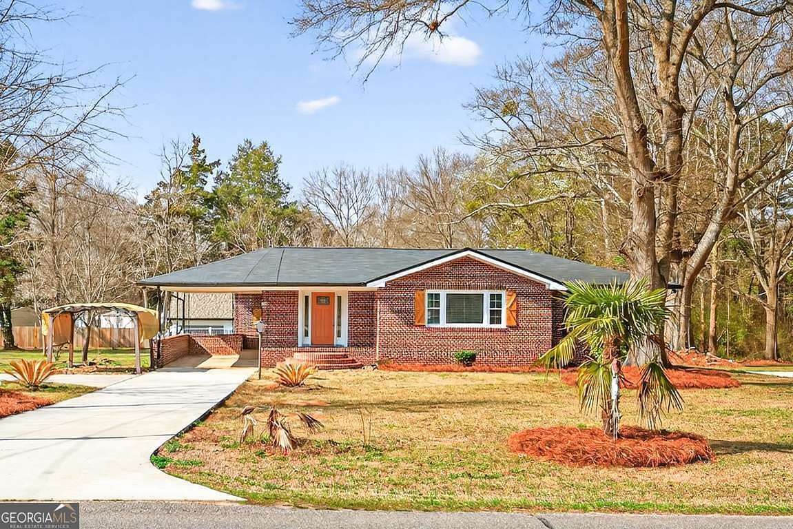 1.5 Acres of Land with Home for Sale in Winterville, Georgia