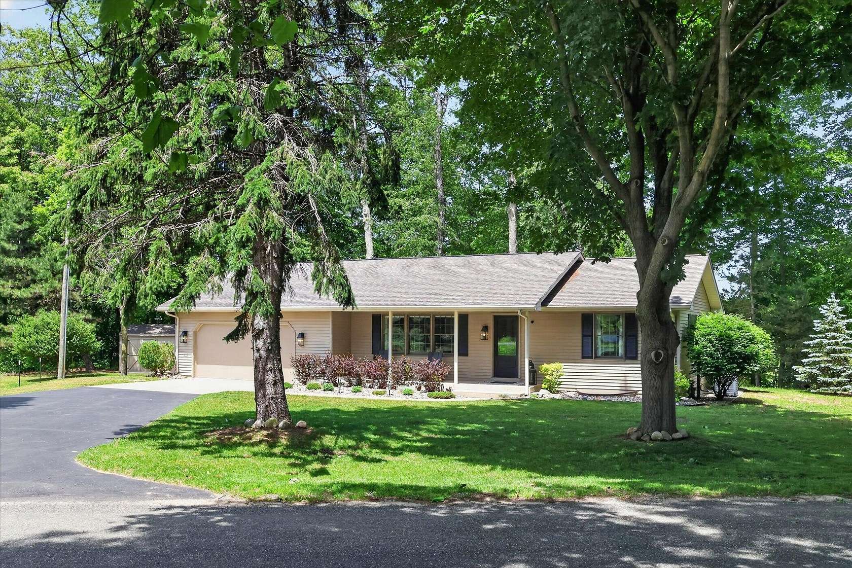 15 Acres of Land with Home for Sale in South Haven, Michigan